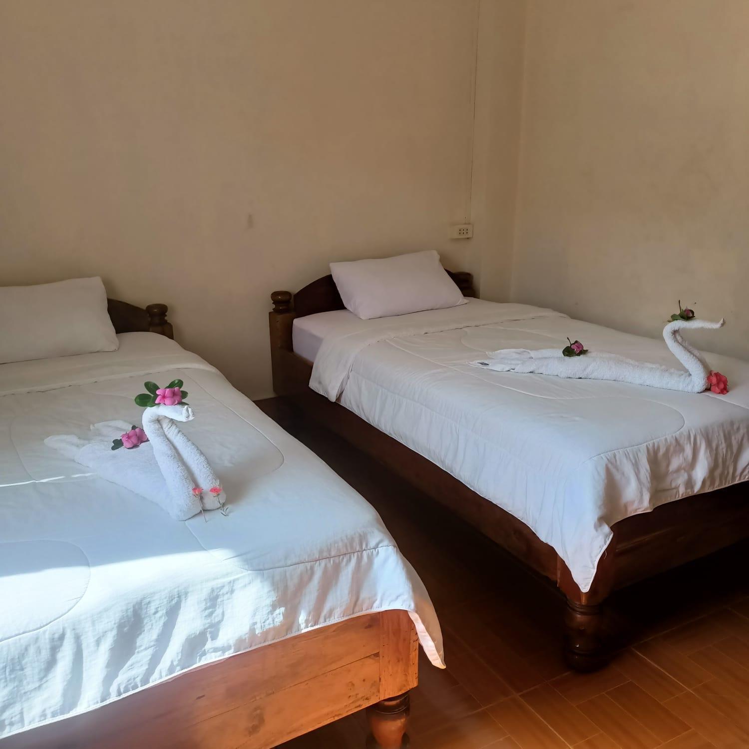Phonephithak Guesthouse ปากแบ่ง ภายนอก รูปภาพ