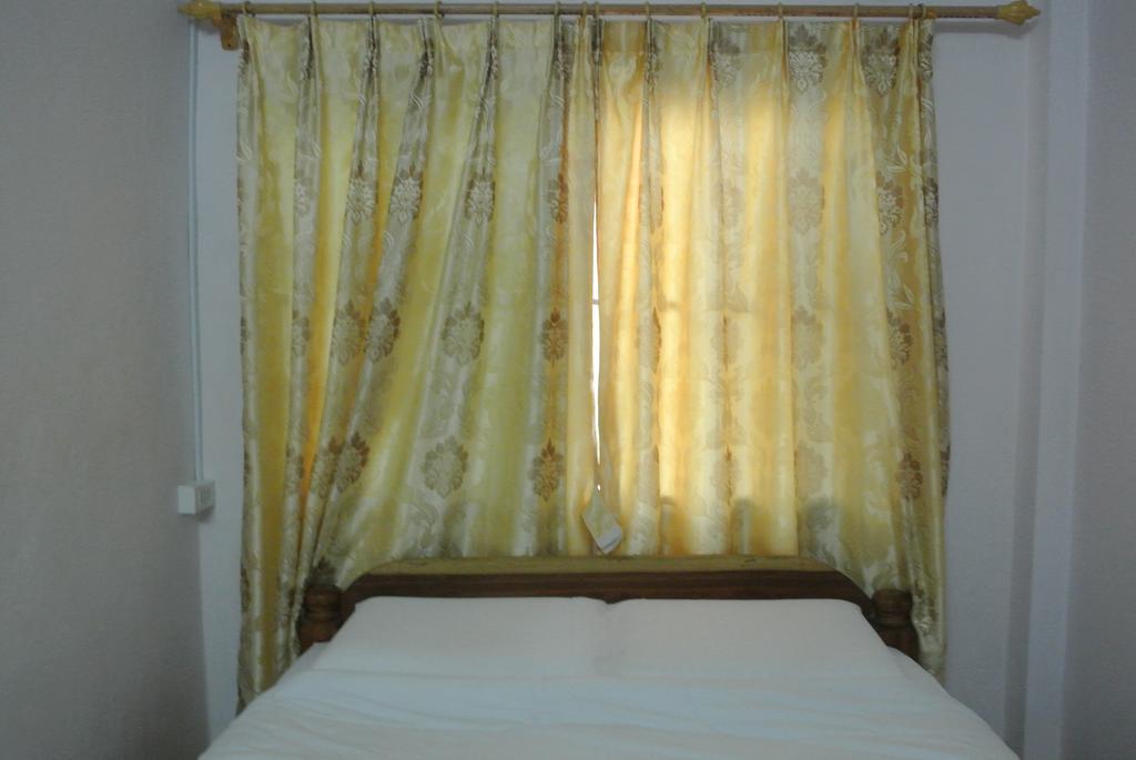 Phonephithak Guesthouse ปากแบ่ง ภายนอก รูปภาพ