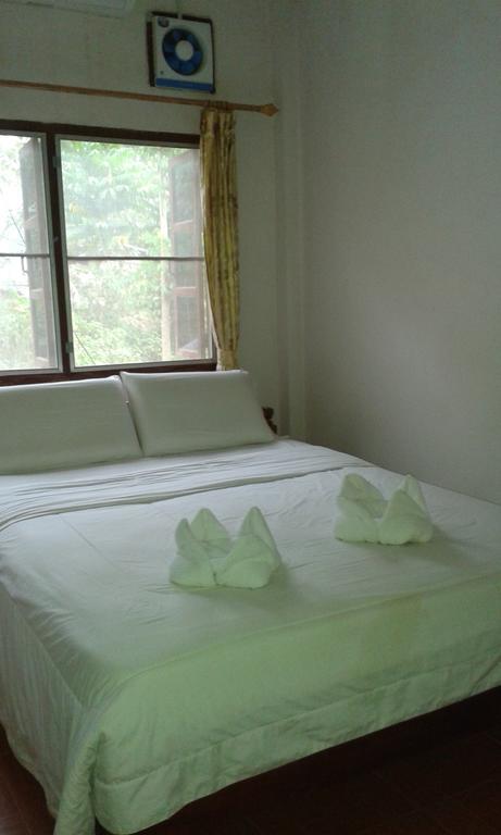 Phonephithak Guesthouse ปากแบ่ง ภายนอก รูปภาพ