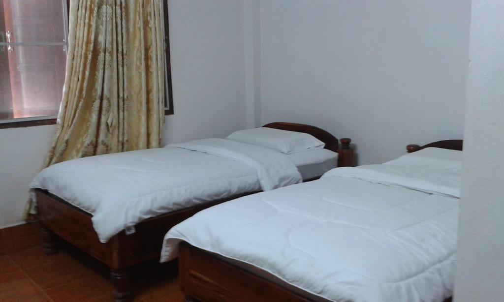 Phonephithak Guesthouse ปากแบ่ง ภายนอก รูปภาพ